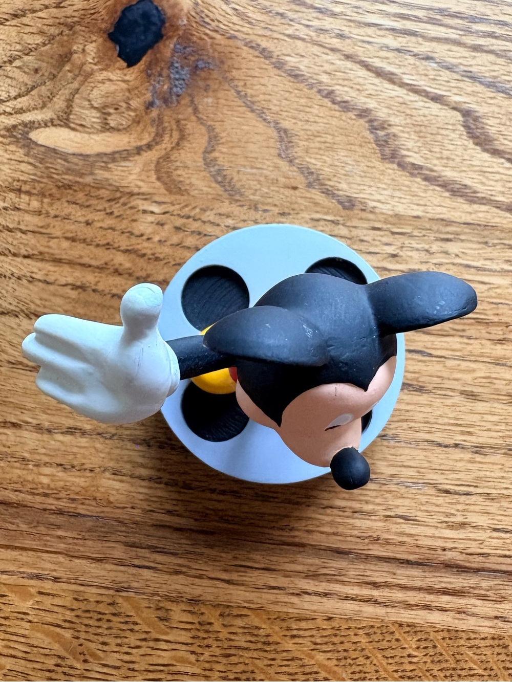 VTG 1999 Disney Mickey Mouse standing on film reel- Hand Painted Resin Figurine - Picture 8 of 15